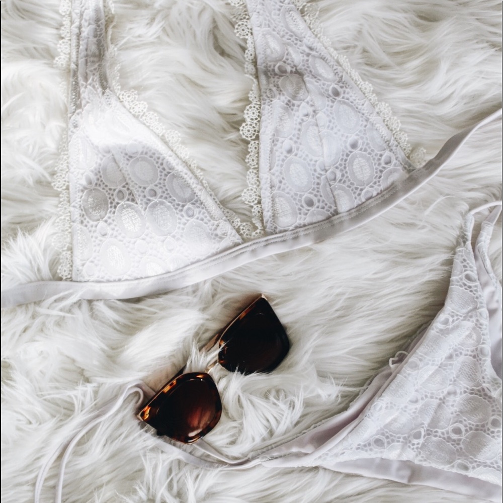lace crochet halter top white cheeky bikini - Picture 4 of 7